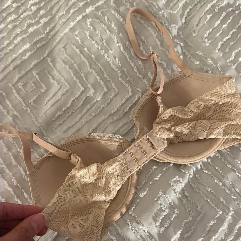 Beige Lace Bra (NWT)